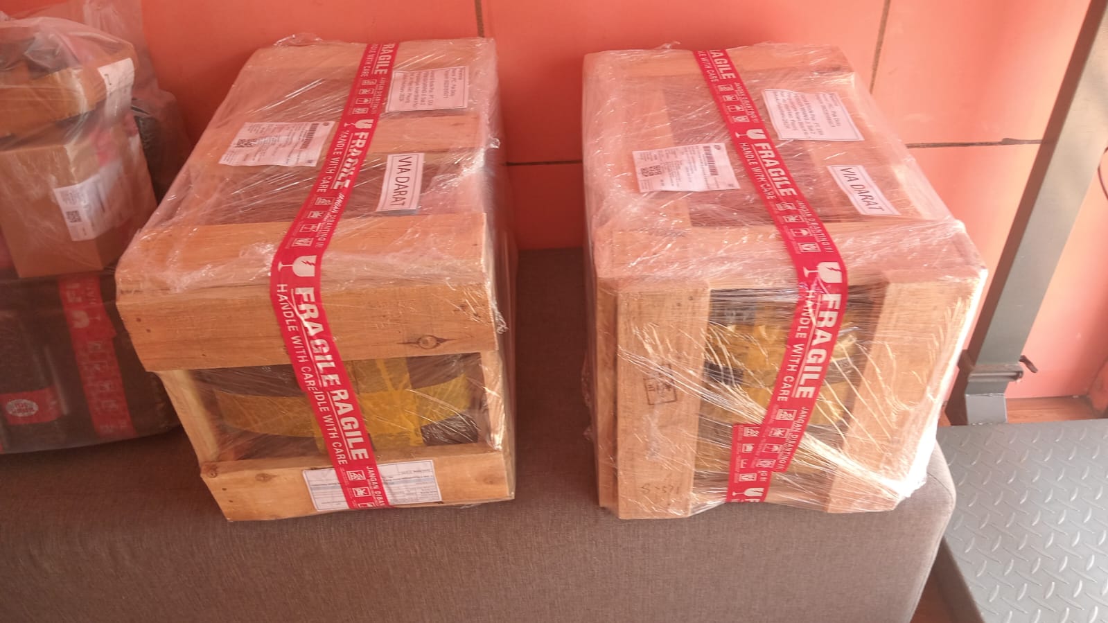 Packing kayu untuk barang fragile